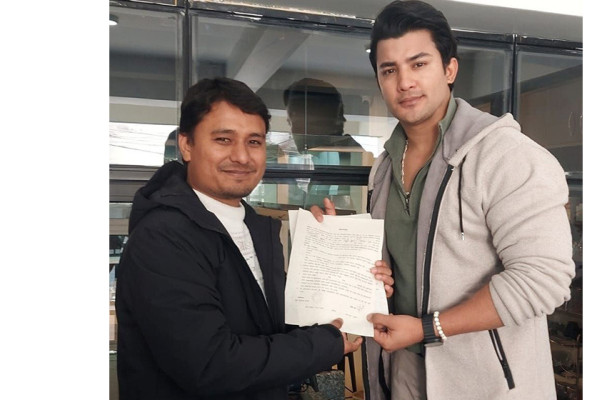 चत्रचित्रमा फर्किंदै अभिनेता आकाश